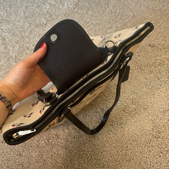 Coach Bramble Tote - Picture 12 of 12